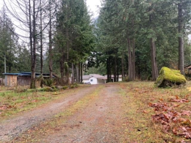 Family Room Photo of 19552 Silver Skagit Road, Hope, BC
