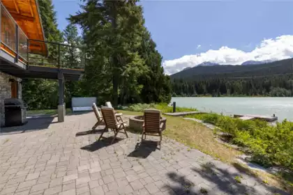 Entry Foyer Photo of 9249 Lakeshore Drive, Whistler, BC