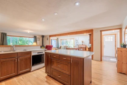 5459 Derby Road, Sechelt, BC, Sechelt — Single Family Residence for sale