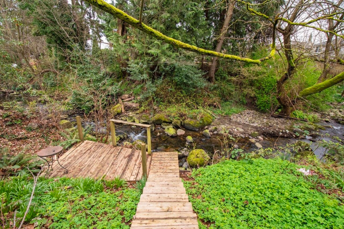 Mudroom Photo of 341 W 19th Street, North Vancouver, BC