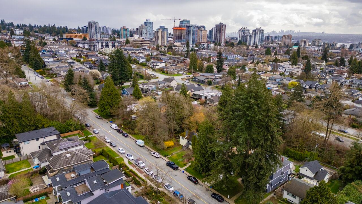 Outdoor Deck Photo of 341 W 19th Street, North Vancouver, BC