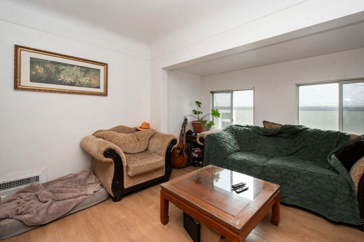 Primary Bedroom Photo of 341 W 19th Street, North Vancouver, BC