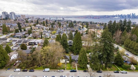 Backyard Photo of 341 W 19th Street, North Vancouver, BC