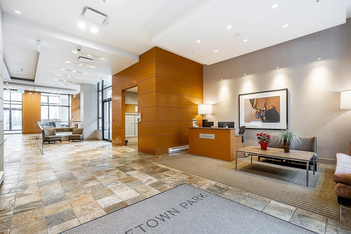 Breakfast Nook Photo of 2705 977 Mainland Street, Vancouver, BC