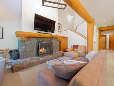 4 2240 Nordic Drive, Whistler, BC, Whistler — Townhouse for sale