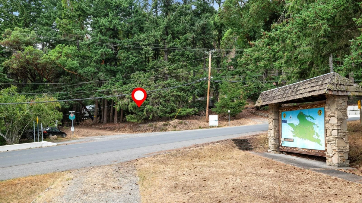 Mudroom Photo of 488 Letour Road, Mayne Island, BC