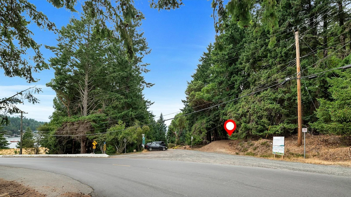 Powder Room Photo of 488 Letour Road, Mayne Island, BC