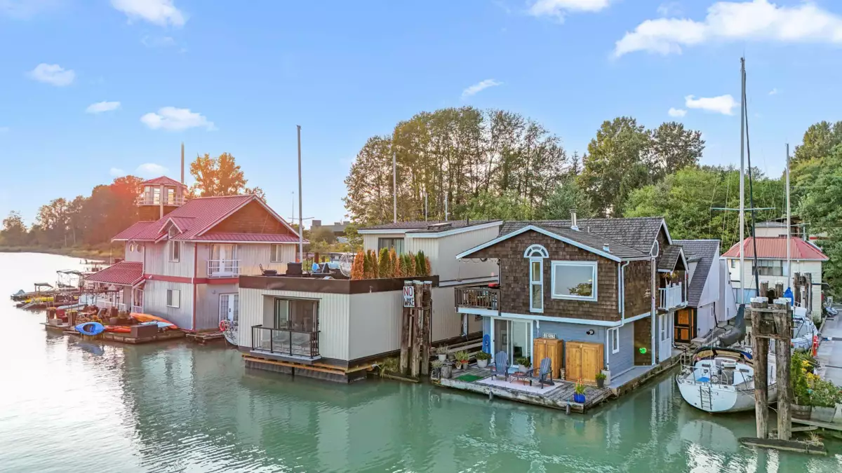 Exterior Front Photo of 7 23000 Dyke Road, Richmond, BC