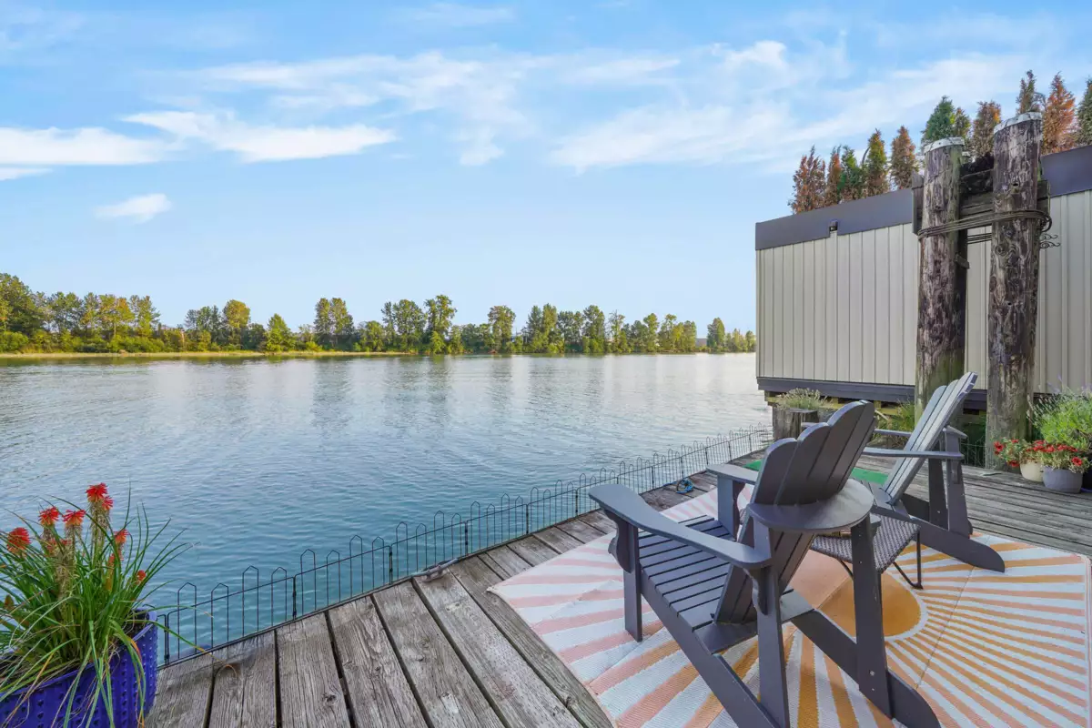 Walk-In Closet Photo of 7 23000 Dyke Road, Richmond, BC