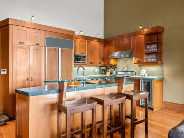 5i 2300 Nordic Drive, Whistler, BC, Whistler — Half Duplex for sale