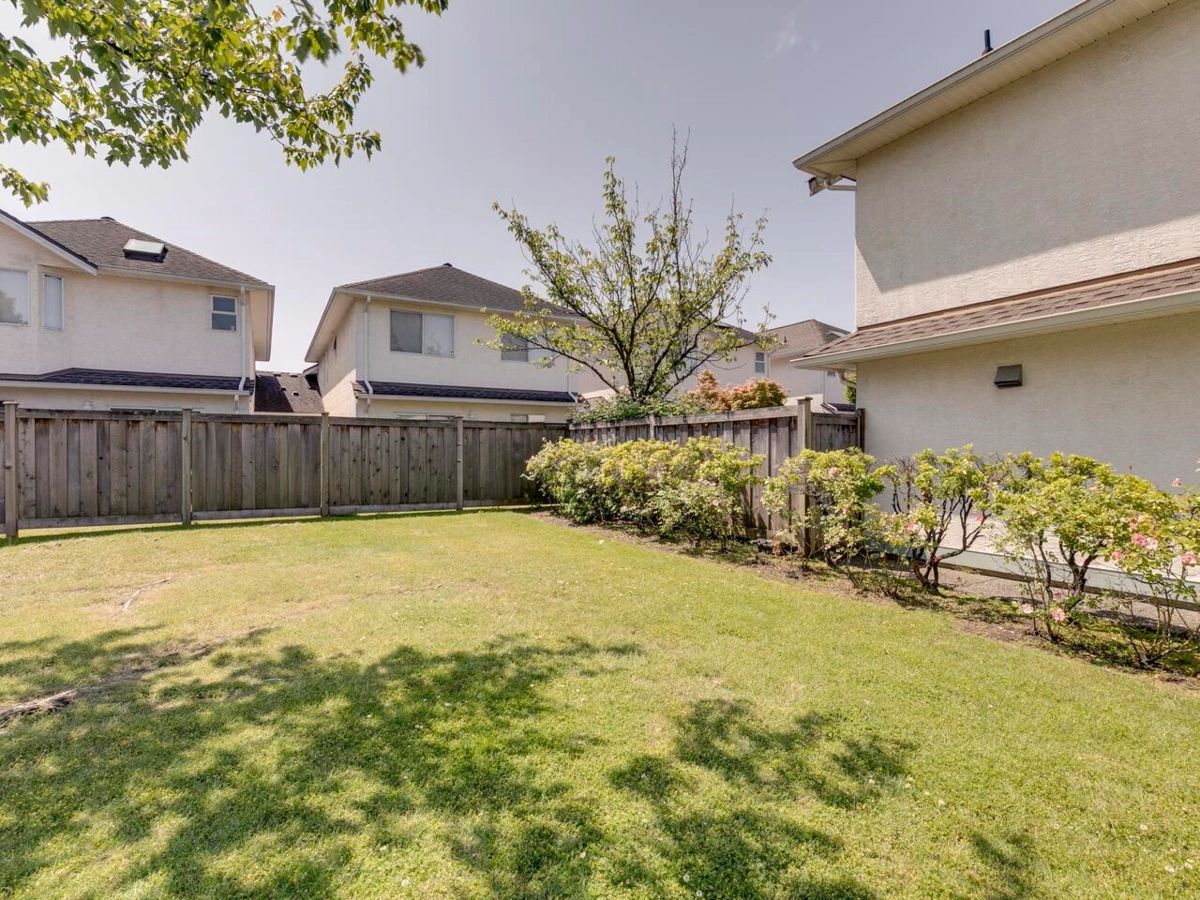 Dining Area Photo of 8 10000 Fisher Gate, Richmond, BC