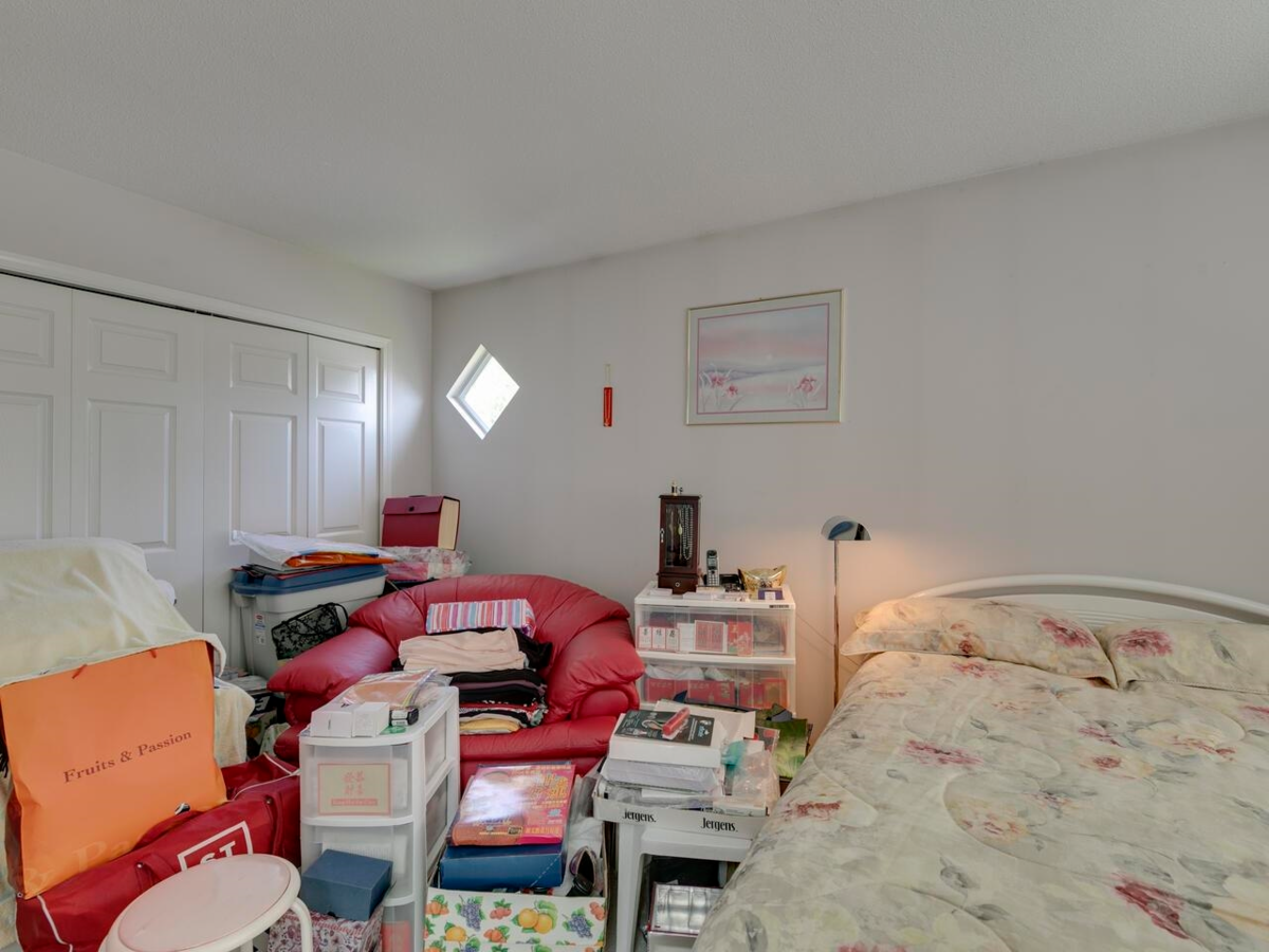 Powder Room Photo of 8 10000 Fisher Gate, Richmond, BC