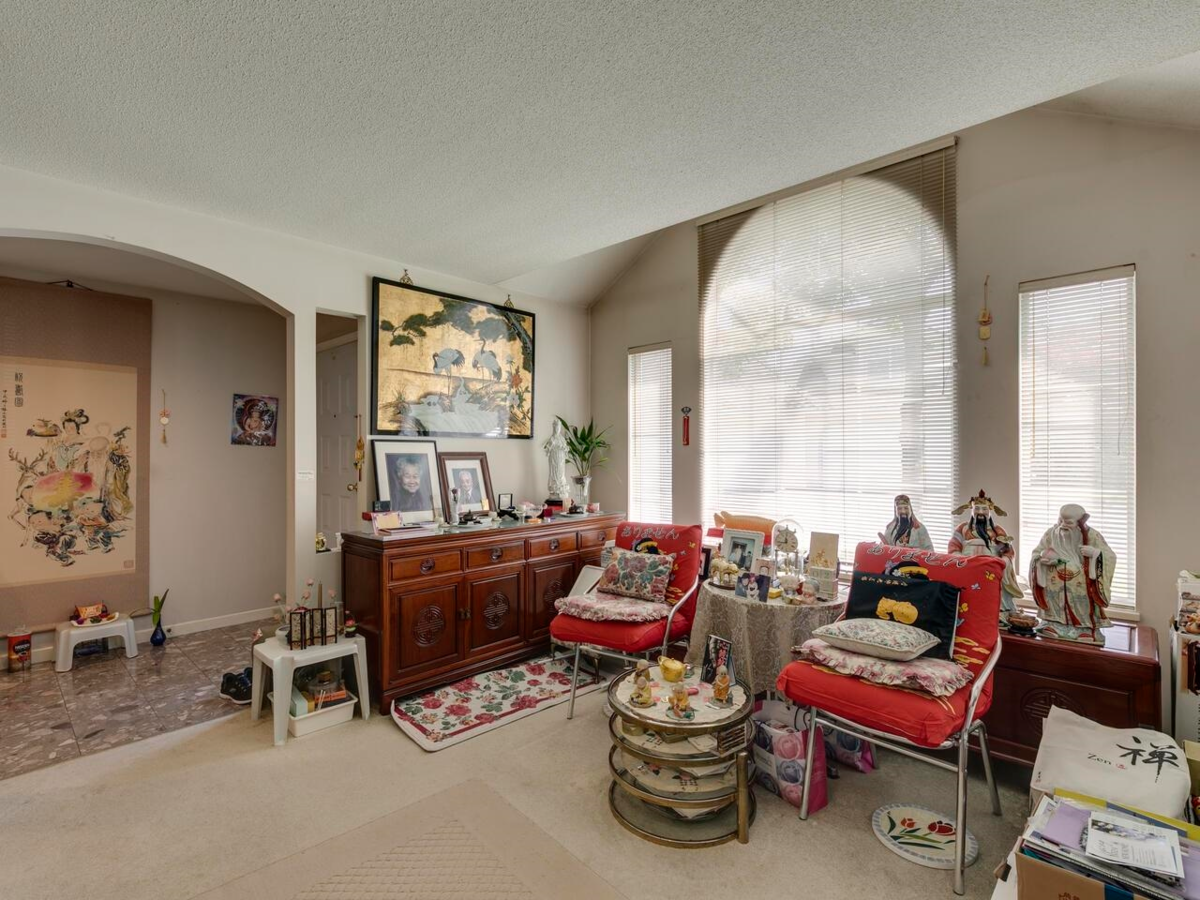 Walk-In Closet Photo of 8 10000 Fisher Gate, Richmond, BC