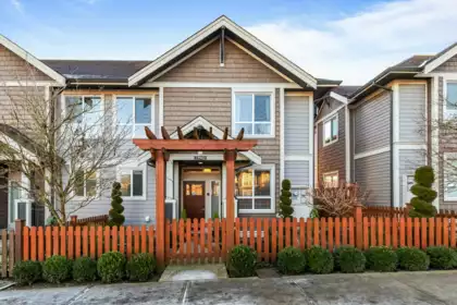 23942 Kanaka Way, Maple Ridge, BC, Maple Ridge — Row House (Non-Strata) for sale