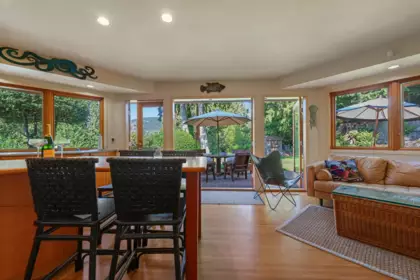 5475 Greenleaf Road, West Vancouver, BC, West Vancouver — Single Family Residence for sale