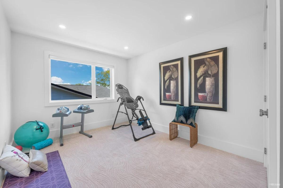 Backyard Photo of 919 E 4th Street, North Vancouver, BC