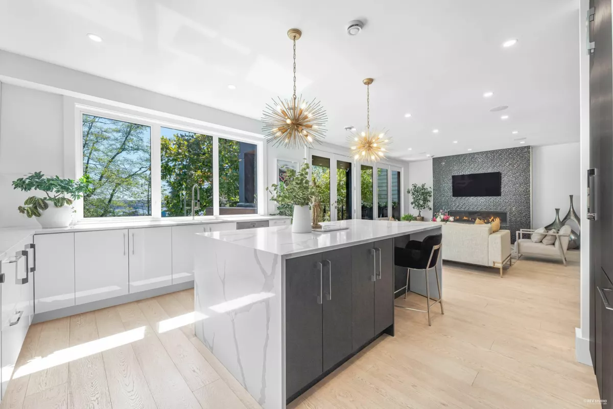 Bedroom 2 Photo of 919 E 4th Street, North Vancouver, BC