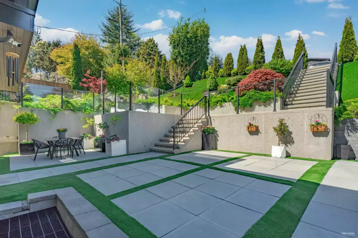 Living Room Photo of 919 E 4th Street, North Vancouver, BC