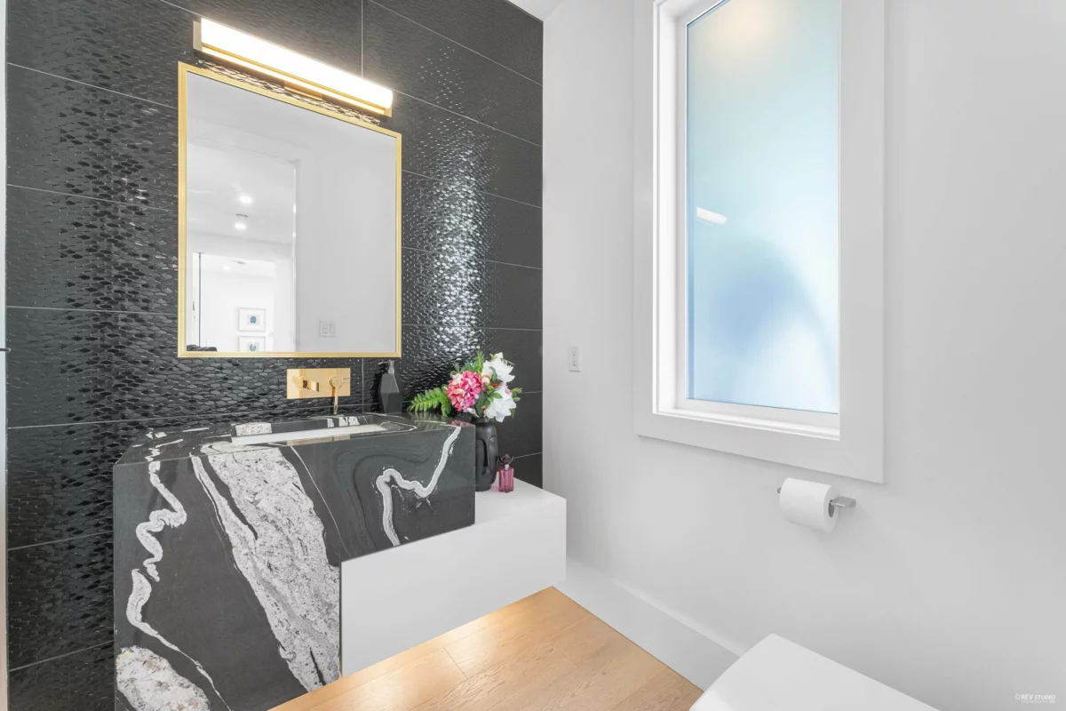 Office / Den Photo of 919 E 4th Street, North Vancouver, BC