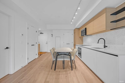 302 10448 University Drive, Surrey, BC