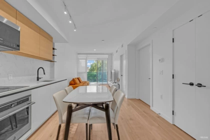 Kitchen Island Photo of 302 10448 University Drive, Surrey, BC
