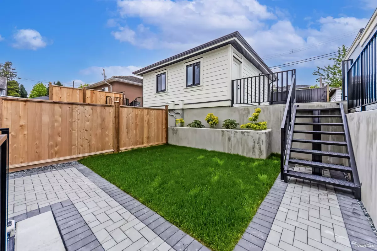 Guest Bathroom Photo of 1347 E 64th Avenue, Vancouver, BC