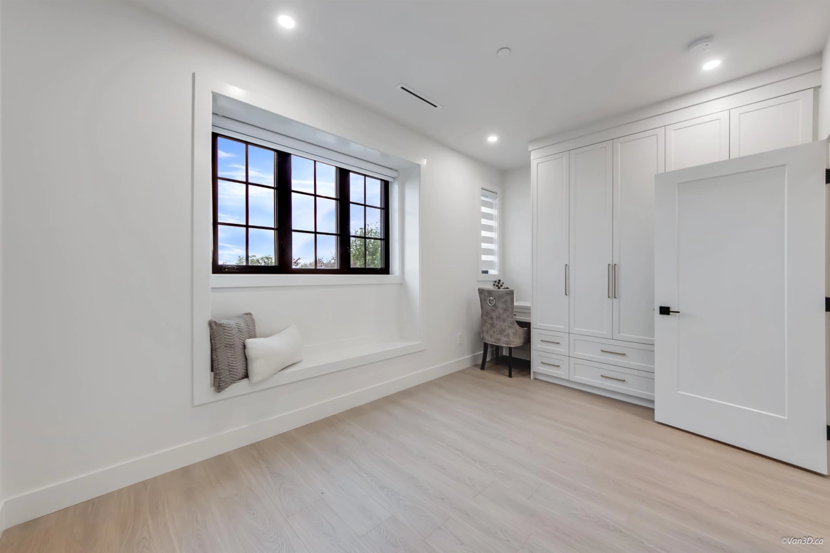 Primary Bathroom Photo of 1347 E 64th Avenue, Vancouver, BC