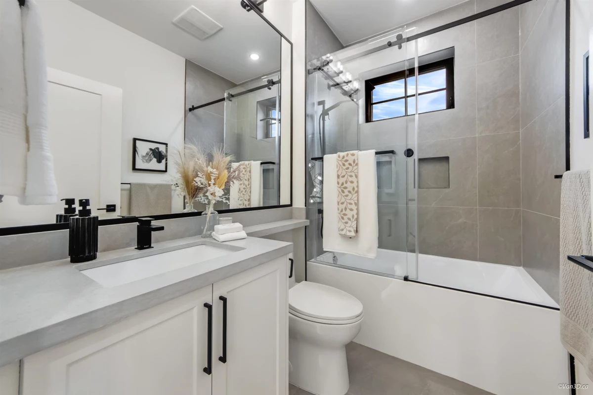 Primary Bedroom Photo of 1347 E 64th Avenue, Vancouver, BC