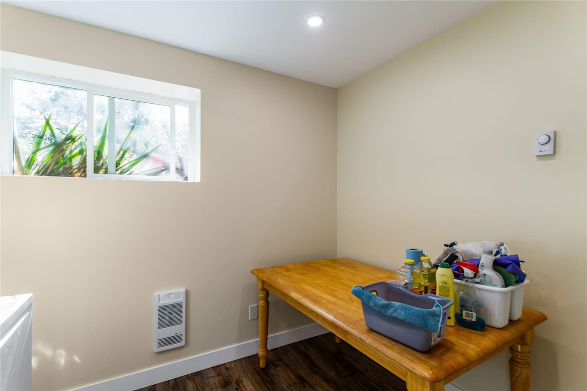 Basement Recreation Room Photo of 648 Willow Street, Hope, BC