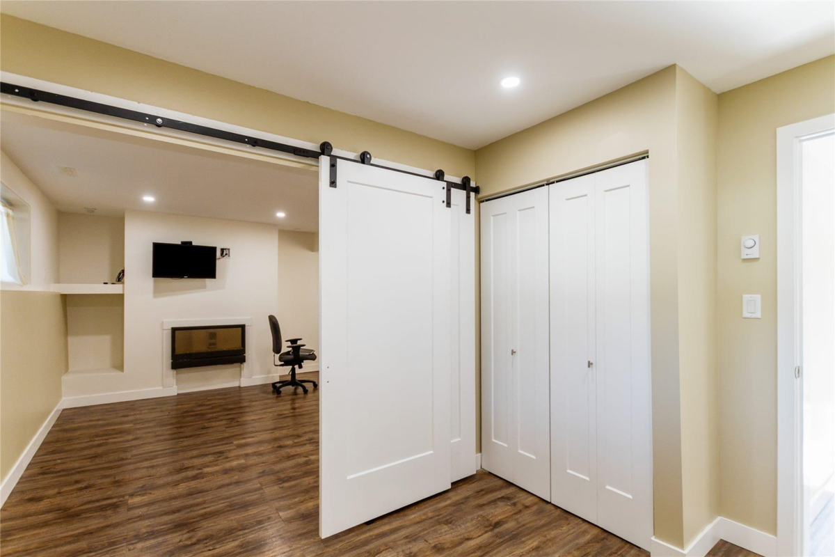 Guest Bathroom Photo of 648 Willow Street, Hope, BC