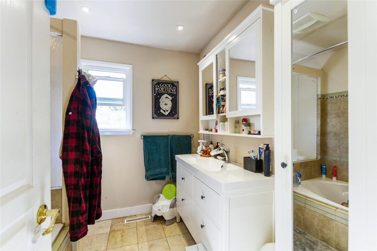 Pantry Photo of 648 Willow Street, Hope, BC