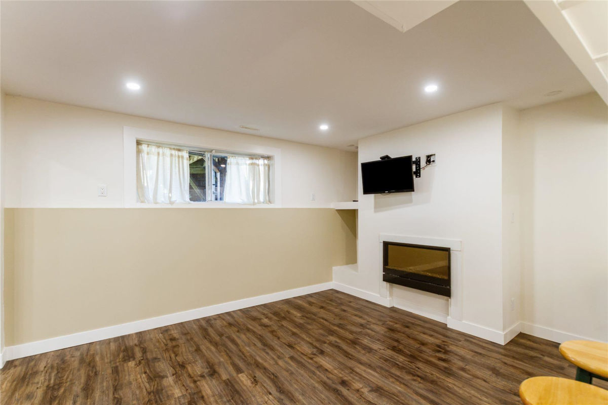 Walk-In Closet Photo of 648 Willow Street, Hope, BC