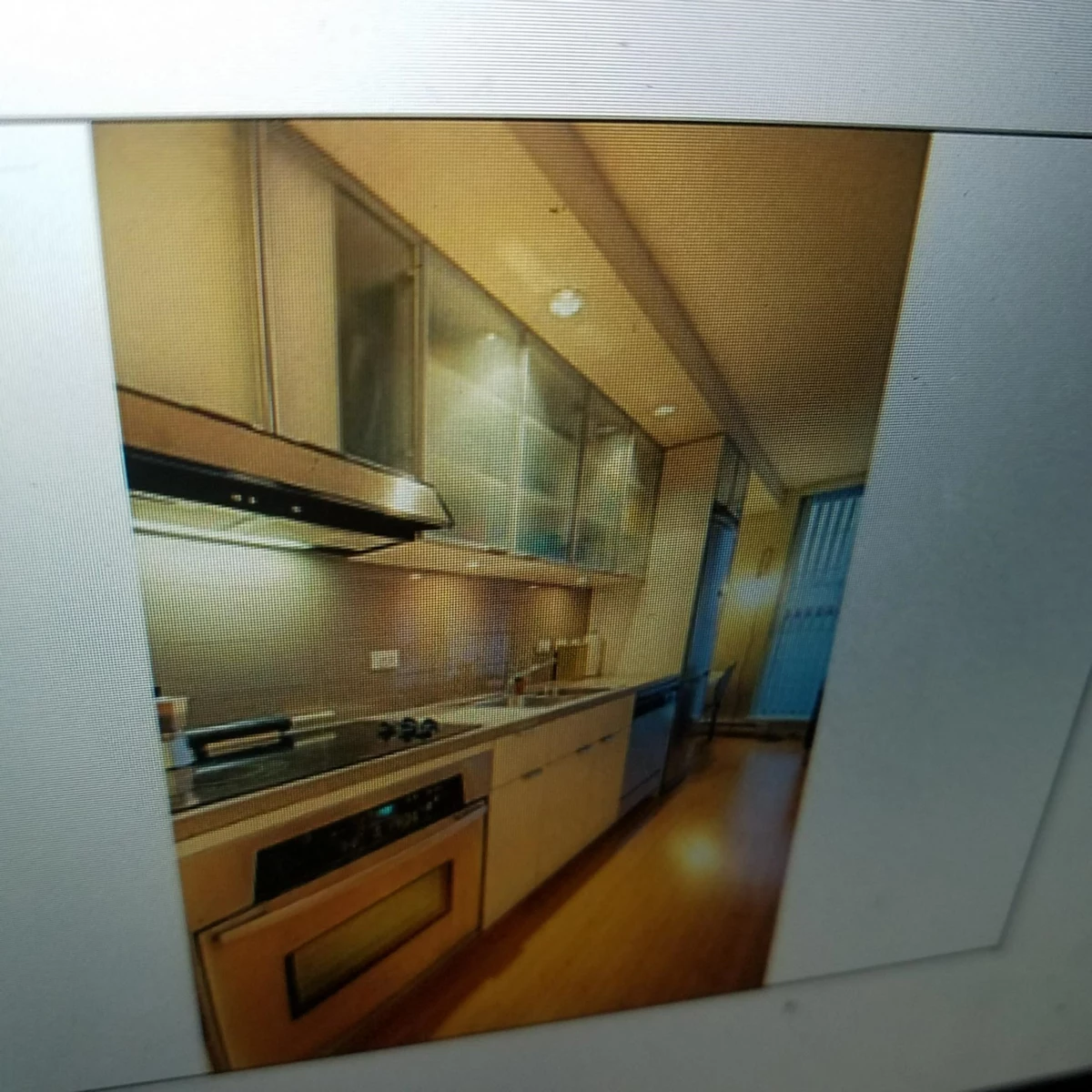 Dining Area Photo of 816 168 Powell Street, Vancouver, BC