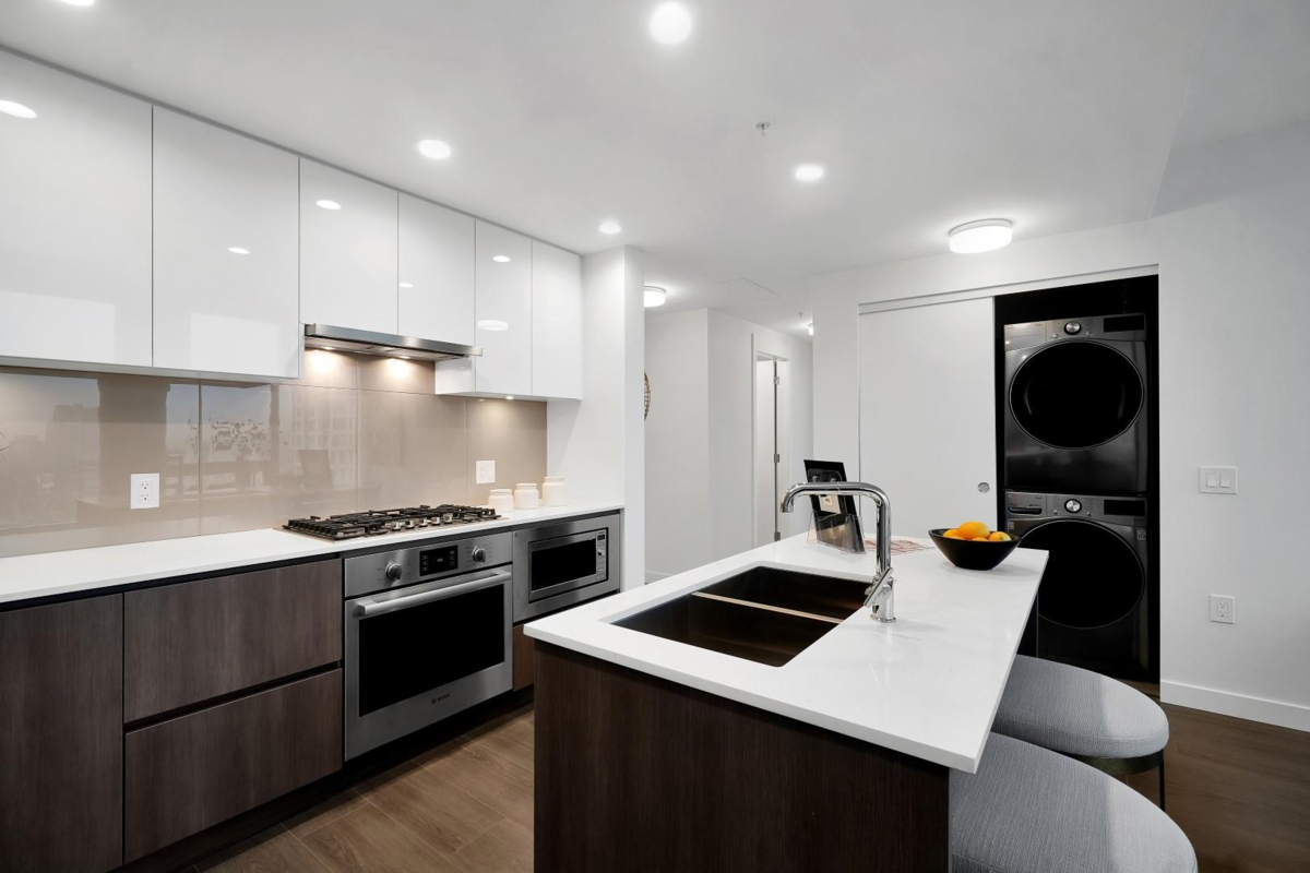 Dining Area Photo of 1603 618 Carnarvon Street, New Westminster, BC
