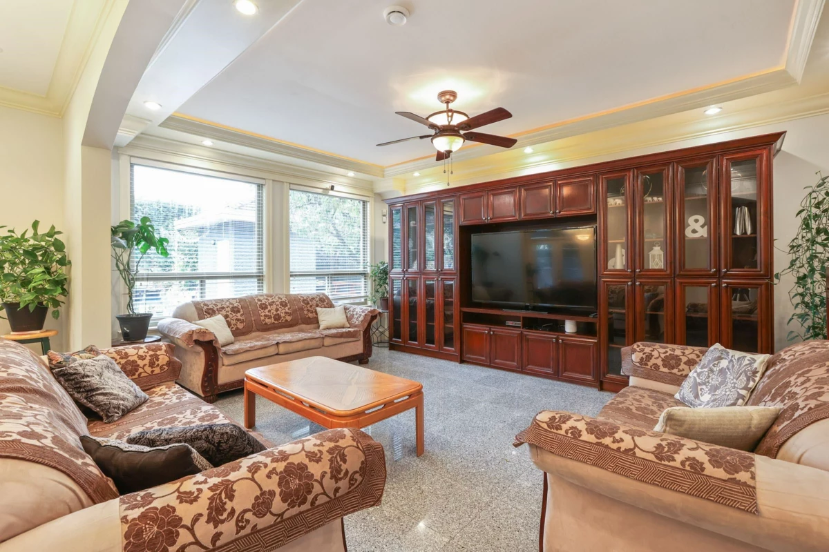 Walk-In Closet Photo of 11420 Seacrest Road, Richmond, BC