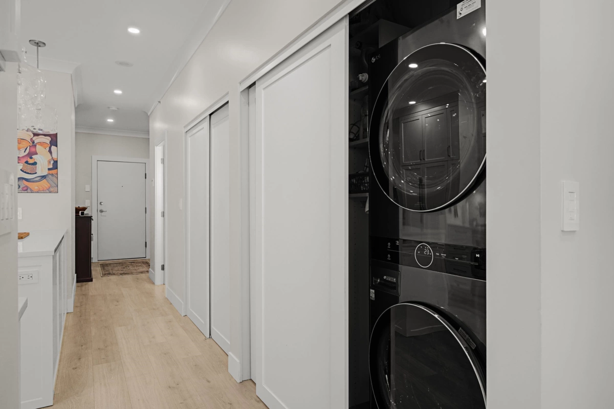 Breakfast Nook Photo of 102 1488 Hornby Street, Vancouver, BC