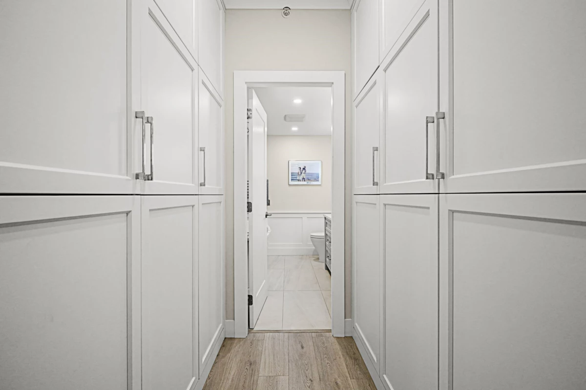 Guest Bathroom Photo of 102 1488 Hornby Street, Vancouver, BC