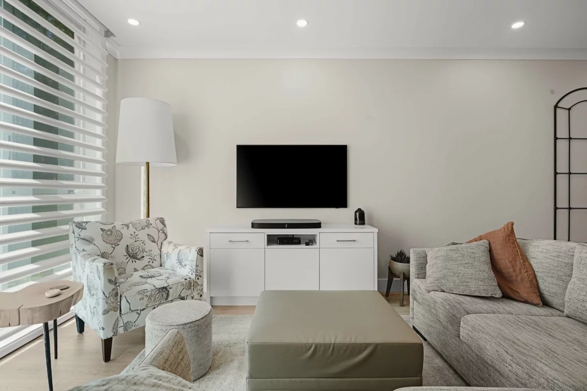 Kitchen Photo of 102 1488 Hornby Street, Vancouver, BC