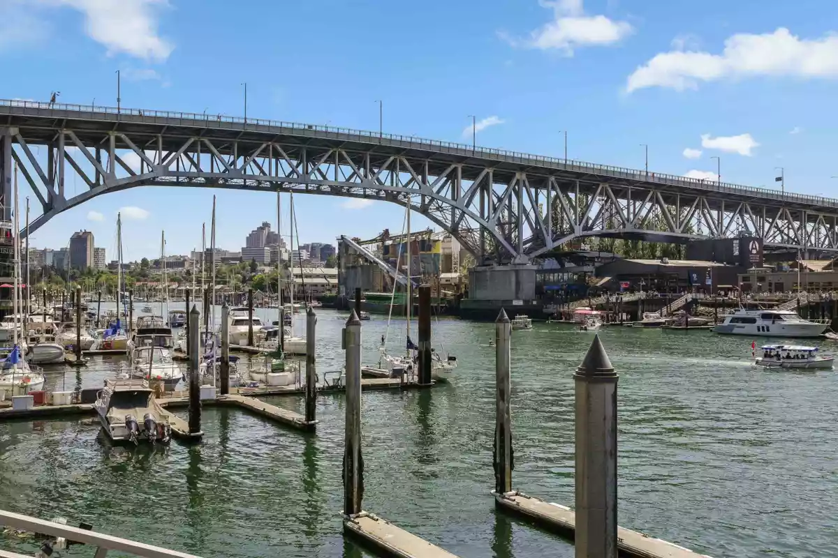 Outdoor Kitchen Photo of 102 1488 Hornby Street, Vancouver, BC