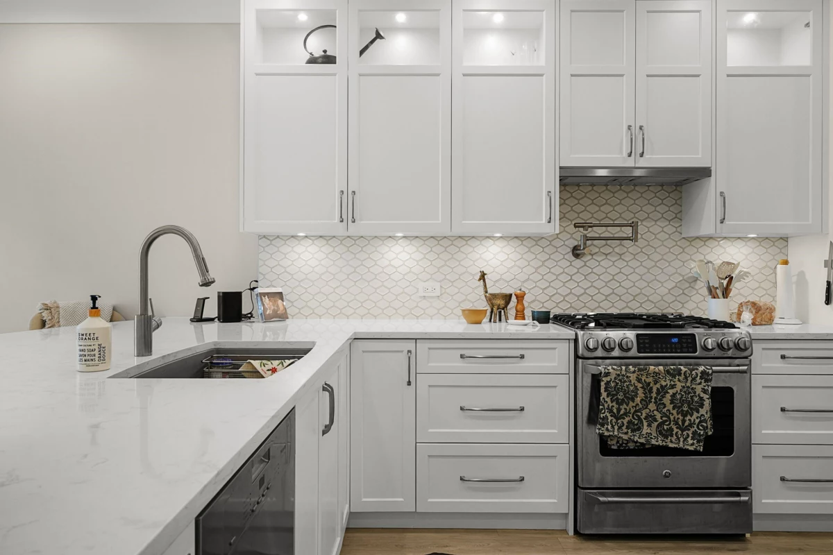 Primary Bedroom Photo of 102 1488 Hornby Street, Vancouver, BC