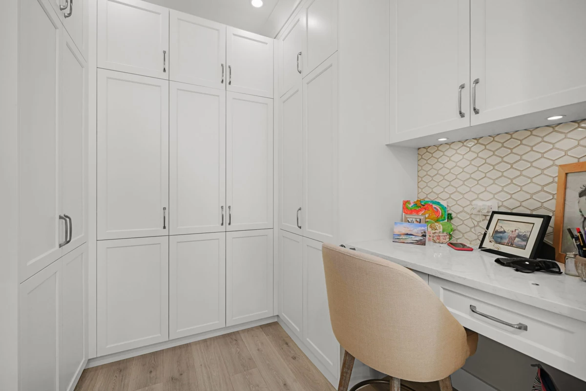 Walk-In Closet Photo of 102 1488 Hornby Street, Vancouver, BC