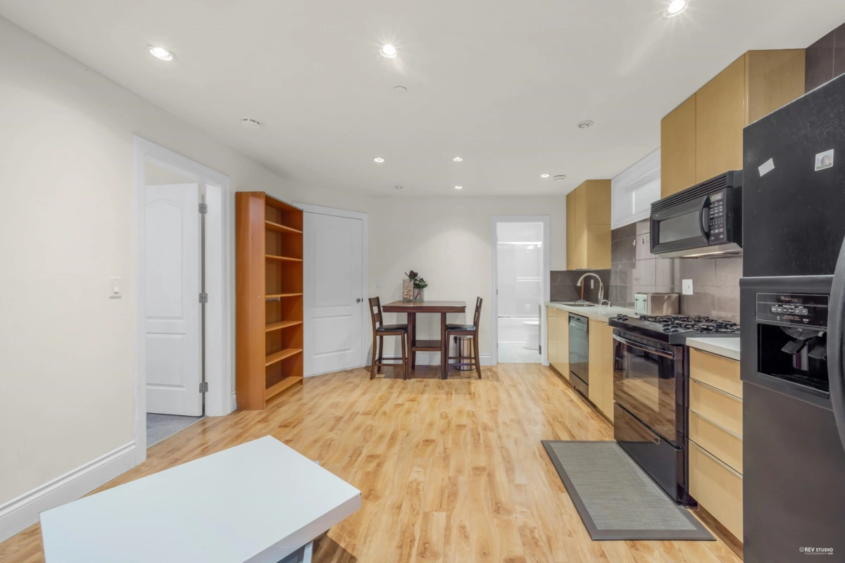 Backyard Photo of 2721 W 21 Avenue, Vancouver, BC