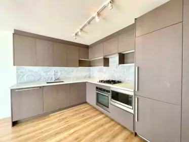 Kitchen Island Photo of 3115 13696 100 Avenue, Surrey, BC