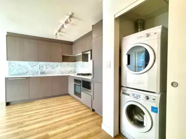 Kitchen Photo of 3115 13696 100 Avenue, Surrey, BC