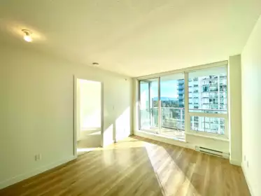 Walk-In Closet Photo of 3115 13696 100 Avenue, Surrey, BC