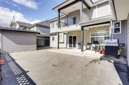 Front Yard Photo of 10289 139a Street, Surrey, BC