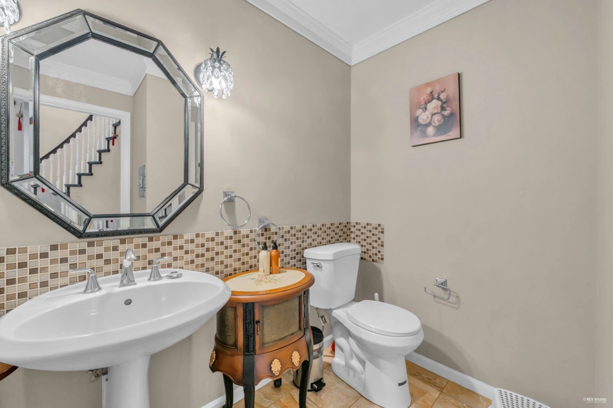 Basement Recreation Room Photo of 5155 Alderfeild Place, West Vancouver, BC