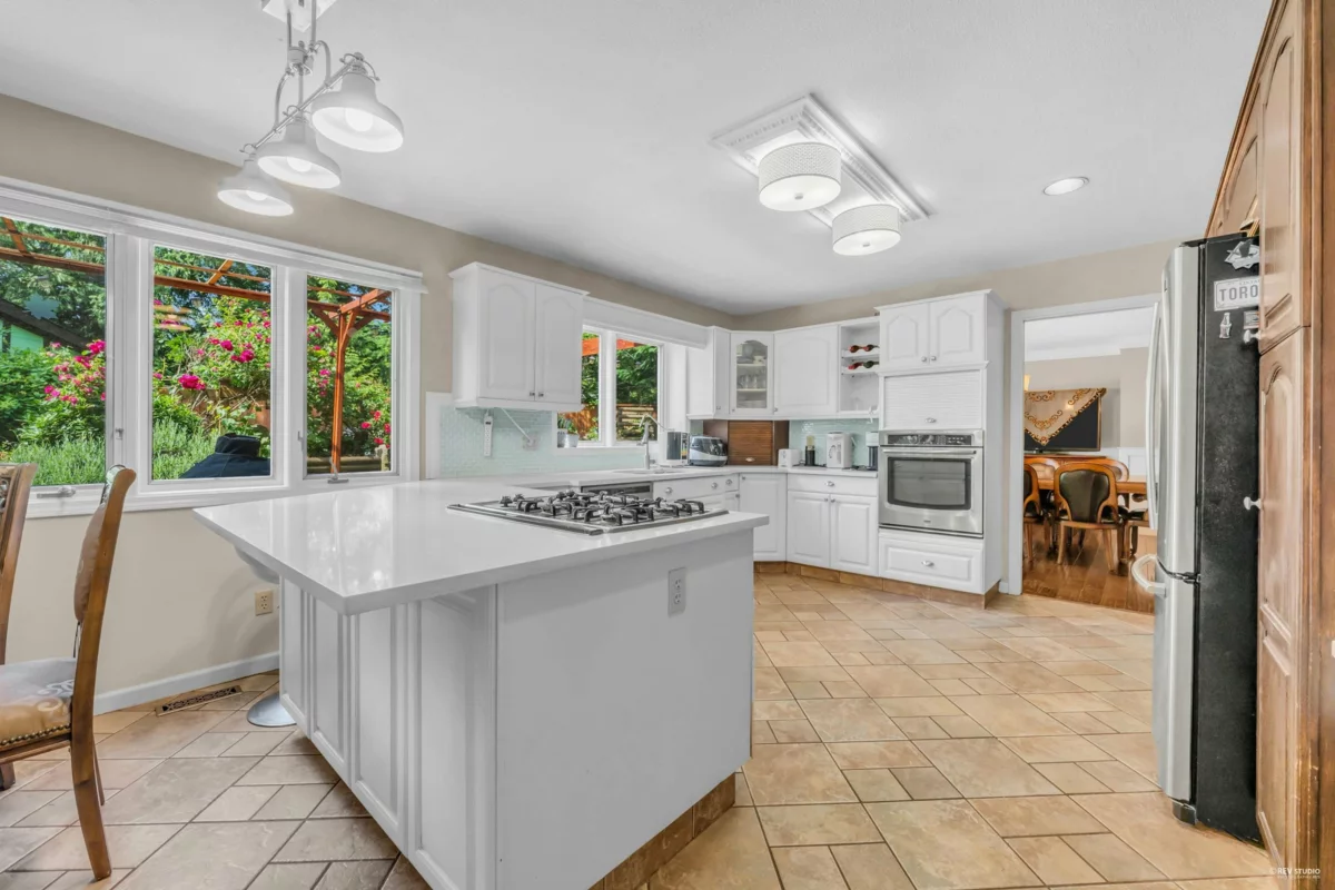 Guest Bathroom Photo of 5155 Alderfeild Place, West Vancouver, BC