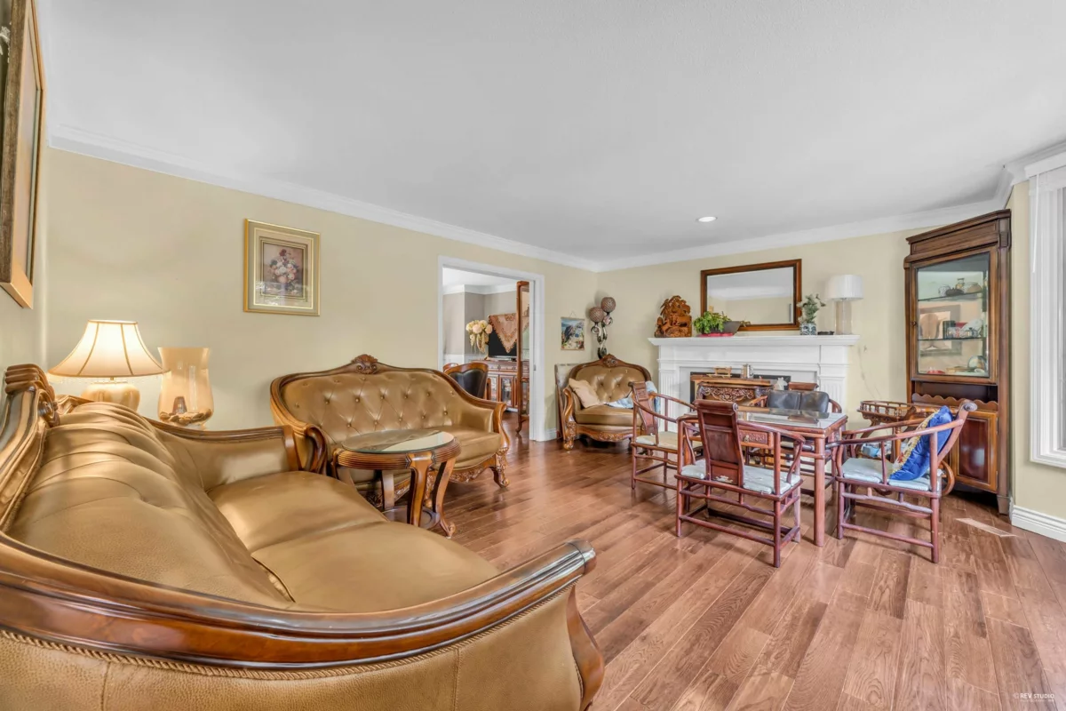Kitchen Photo of 5155 Alderfeild Place, West Vancouver, BC