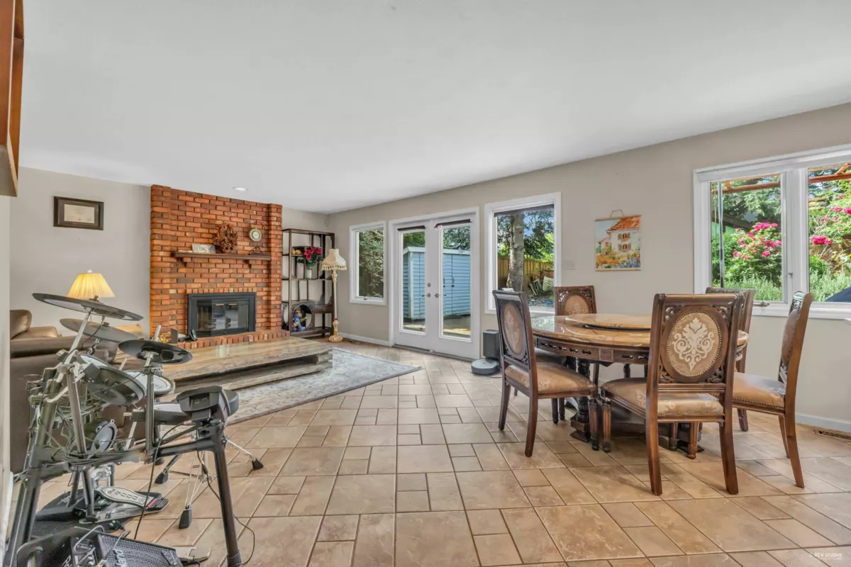 Primary Bedroom Photo of 5155 Alderfeild Place, West Vancouver, BC